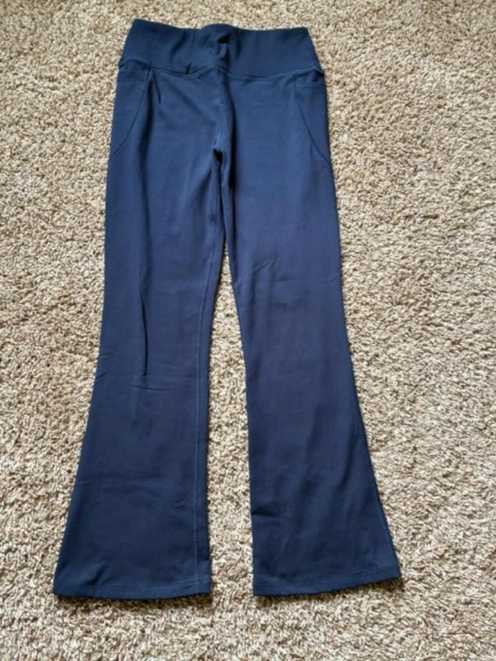Level Up Flare Navy Active wear pants, size Large